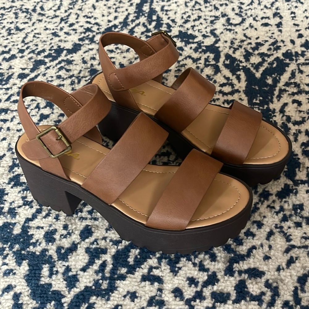 Brown chunky strappy sandals